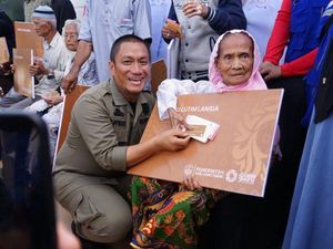3.000 Warga Lutim Terima Kartu Lansia, Dapat Bantuan Rp 1 Juta Per Bulan