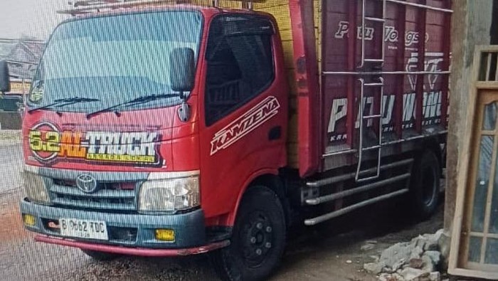 Pencurian truk Truk di Desa Bandungan, Kecamatan Jatinom, Klaten yang dicuri.