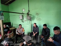 Video: Preman Nggak Diberi Duit, Ngamuk Nyaris Bacok Pedagang di Ciputat