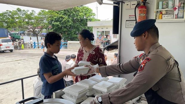 Posko tanggap darurat Satuan Brimob Polda Jateng di Genuk, Kota Semarang, Kamis (30/10/2025). Posko tanggap darurat Satuan Brimob Polda Jateng di Genuk, Kota Semarang, Kamis (30/10/2025).