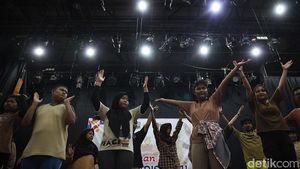 Potret Siswa SLB Jakarta Unjuk Bakat di Panggung Budaya