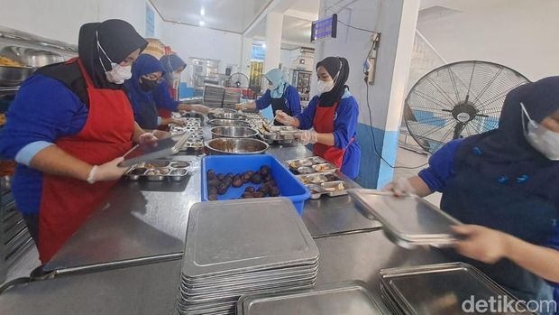 Proses pemorsian di dapur MBG Tanjung Raja Timur, Ogan Ilir. Proses pemorsian di dapur MBG Tanjung Raja Timur, Ogan Ilir.