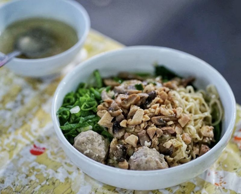 Makan Siang di Sudirman? Cicip Bakmi hingga Ikan Tude Bakar Enak di Sini