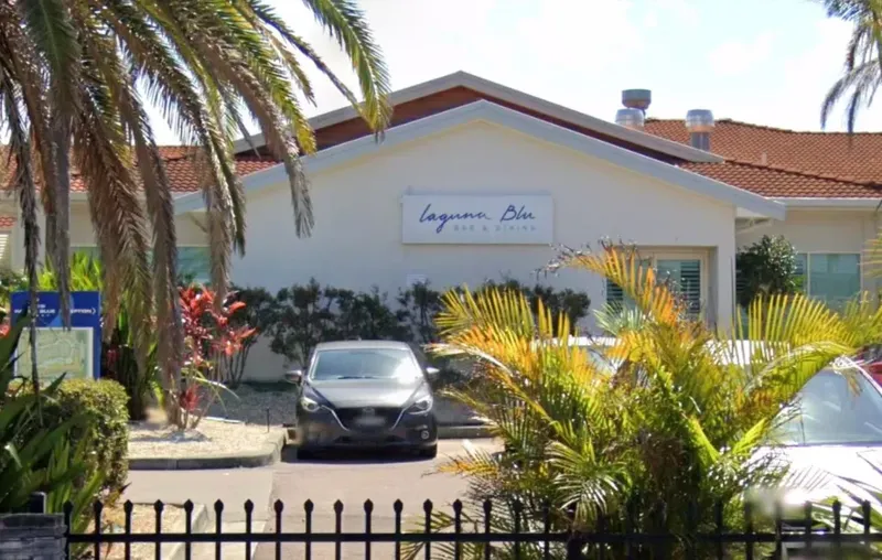 Peraturan restoran yang memicu pro dan kontra.