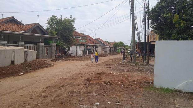 Revitalisasi jalan di Batang Revitalisasi Jalan RE Martadinata di Batang.
