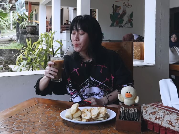 Ria SW Kulineran Seru di Ambarawa, Cicip Tahu Goreng dan Nasi Pecel