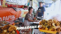Warung makan lain yang dikunjungi oleh Ria SW adalah Nasi Pecel Mbok Kami. Ini juga pilihan kuliner legendaris dan ikonik di Ambarawa sejak 1960-an. Foto: YouTube/Ria SW