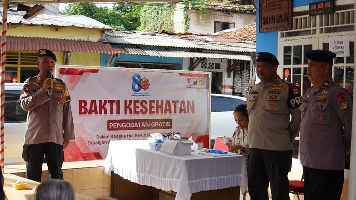 Sambut HUT ke-80 Korps Brimob, Polda Metro Gelar Bakti Kesehatan untuk Masyarakat Batalyon A Pelopor Satuan Brimob Polda Metro Jaya menggelar bakti sosial menyambut HUT ke-80 Korps Brimob Polri di Senen, Jakarta Pusat, Kamis (30/10/2025). (dok istimewa)