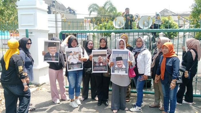 Alex Noerdin Disidang Kasus Pasar Cinde, Emak-emak Minta Prabowo Beri Amnesti