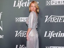 Pakai Gaun Menerawang di Acara Power of Women, Sydney Sweeney Dikritik
