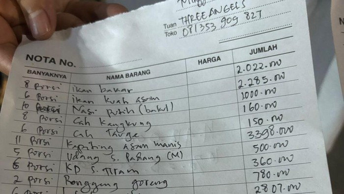 Nota tagihan salah satu lapak di pusat kuliner seafood Kampung Ujung Labuan Bajo Manggarai Barat, NTT, yang dikeluhkan rombongan travel agent. (Istimewa)