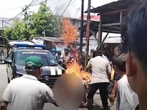 Pria Diduga Maling Motor di Surabaya Dibakar Massa Saat Diamankan Polisi