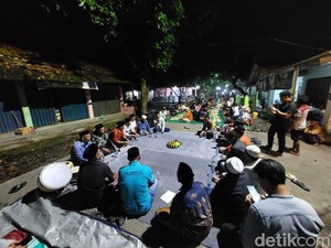 Jalan Desa Kepuh Cirebon Kini Mulus, Warga Gelar Syukuran Akbar