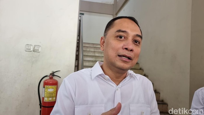 Wali Kota Surabaya Eri Cahyadi. Wali Kota Surabaya Eri Cahyadi.