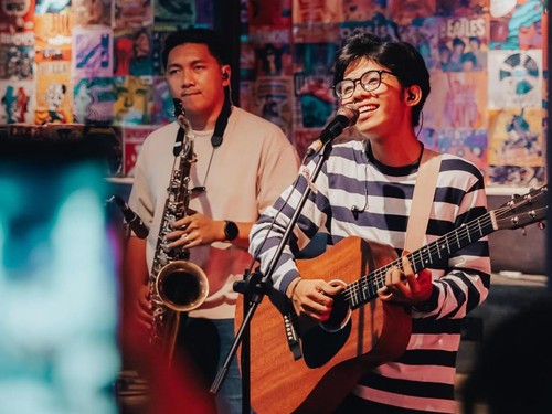 Aku Jeje penyanyi Lihat Kebunku (Taman Bunga).