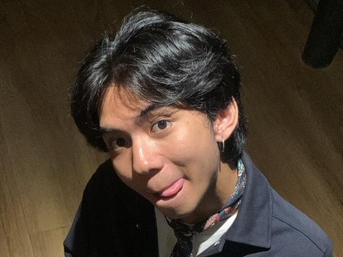 Aku Jeje penyanyi Lihat Kebunku (Taman Bunga).