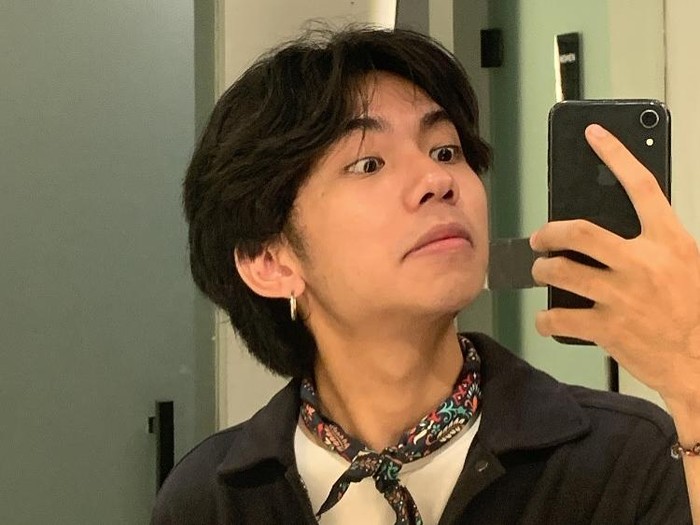 Aku Jeje penyanyi Lihat Kebunku (Taman Bunga).