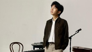 Ketika lagu Lihat Kebunku (Taman Bunga) trending. Aku Jeje gak menyangka. Akhirnya selama perjalanan aku bermusik selama 5 tahun wah akhirnya.... Aku gak nungguin momen ini. Cuma aku merasa lega saja karena yang aku pikirin intinya aku bikin lagu aja. Aku bangga, 2019 aku cover lagu orang. Sekarang lagu aku banyak di-cover sama banyak orang, terima kasih, ucapnya. Foto: Instagram @akujejez