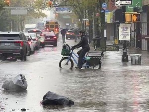 Banjir Landa Kota New York Usai Hujan Lebat, 2 Orang Tewas
