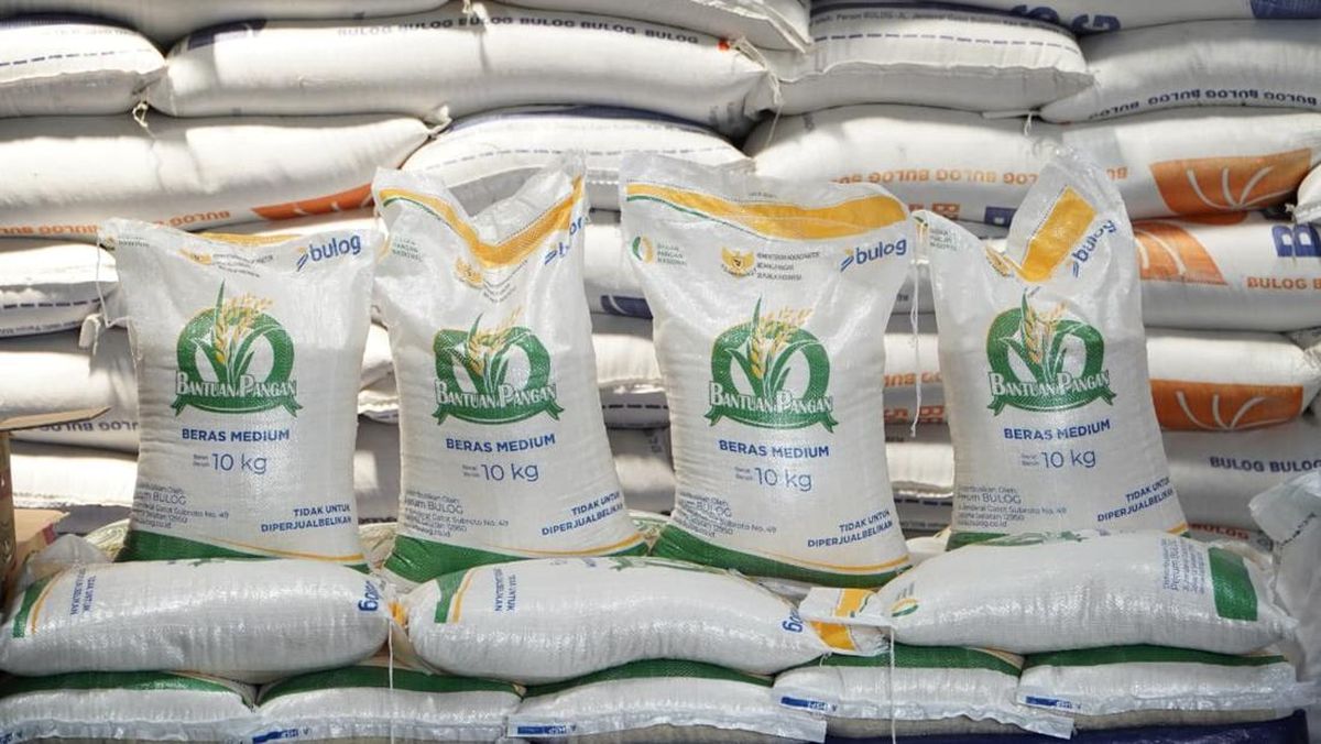 Bansos Pangan Beras dan Minyak Goreng Diperpanjang untuk Jaga Daya Beli Masyarakat
