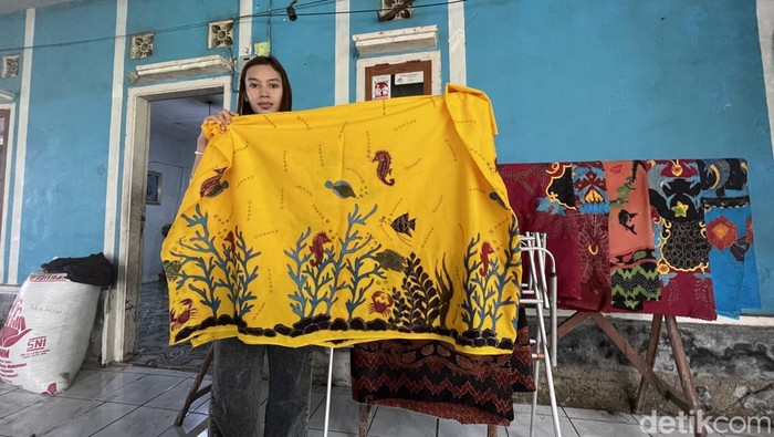 Mengenal Batik Tulis Motif Marlin Khas Pangandaran