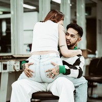 Selama ini Onad dikenal sebagai salah satu artis yang serba bisa. Tak hanya itu saja, kekompakannya dengan sang istri, Beby Leonardo juga tak kalah mencuri atensi. Foto: Instagram/@bebyleonardo