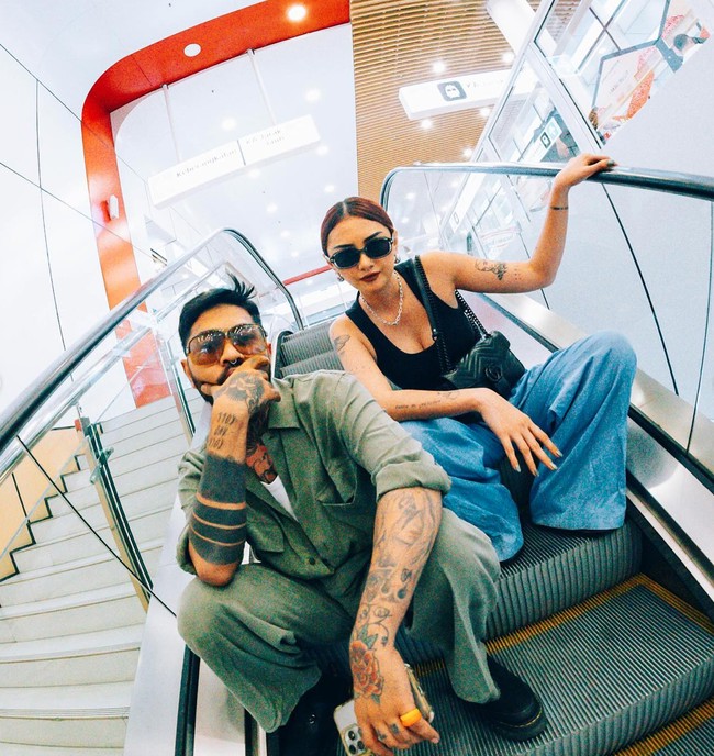 Pasangan yang menikah pada Juni 2019 itu juga seringkali membuat konten-konten lucu di media sosial. Tak heran jika keduanya juga dikenal sebagai salah satu pasangan artis yang kocak. Foto: Instagram/@bebyleonardo