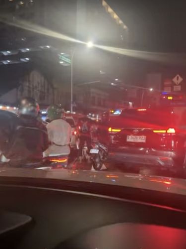 Billy Syahputra Billy Syahputra 4 jam dari Kemang menuju Tegal Parang karena macet pada Kamis (30/10/2025) malam.