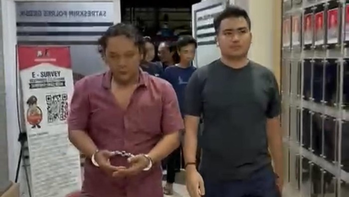 Dua pelaku pencurian emas di Gresik Dua pelaku pencurian emas di Gresik