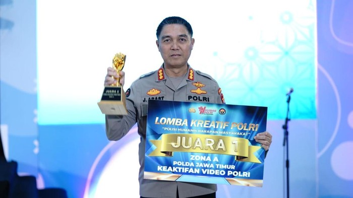 Humas Polda Jatim raih penghargaan Humas Polda Jatim raih penghargaan