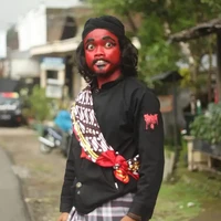 Cosplay jadi karakter yang Indonesia banget. Ternyata seram juga ya kalau ditambah ekspresi seperti di foto? Foto: facebook.com/anam.distro