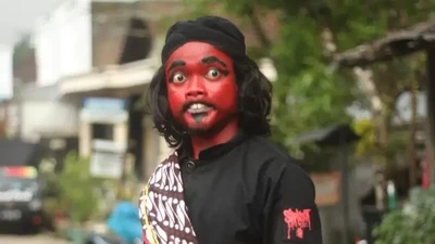 8 Ide Kostum Halloween Kocak dan Merakyat, Bikin yang Lihat Ikut Ngakak