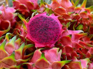 Manfaat Buah Naga untuk Kesehatan & Resep Bikin Dragon Fizz