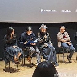 HYDE Ngaku Suka Rendang Makanan Terenak di Dunia-Siapkan Kejutan di Konser HYDE Ngaku Suka Rendang Makanan Terenak di Dunia-Siapkan Kejutan di Konser