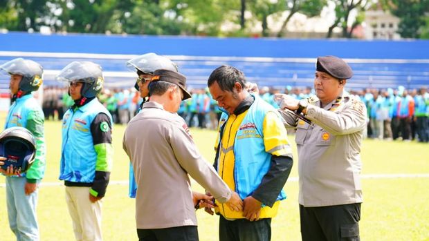 Kapolri di Apel Ojol Kamtibmas Kapolri di Apel Ojol Kamtibmas