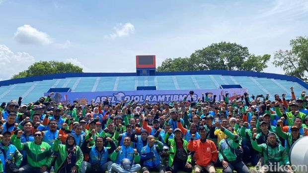 Kapolri Jenderal Listyo Sigit Prabowo memimpin apel besar Ojol Kamtibmas Jogo Jawa Timur di Stadion Gajayana, Kota Kapolri Jenderal Listyo Sigit Prabowo memimpin apel besar Ojol Kamtibmas Jogo Jawa Timur di Stadion Gajayana, Kota Malang