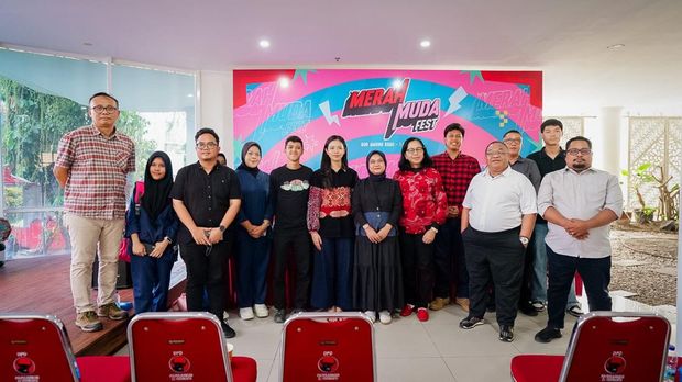 Ketua DPP PDIP, MY Esti Wijayati, didampingi Panitia Merah Muda Fest yang akan digelar di Kota Jogja, Jumat (31/10/2025).