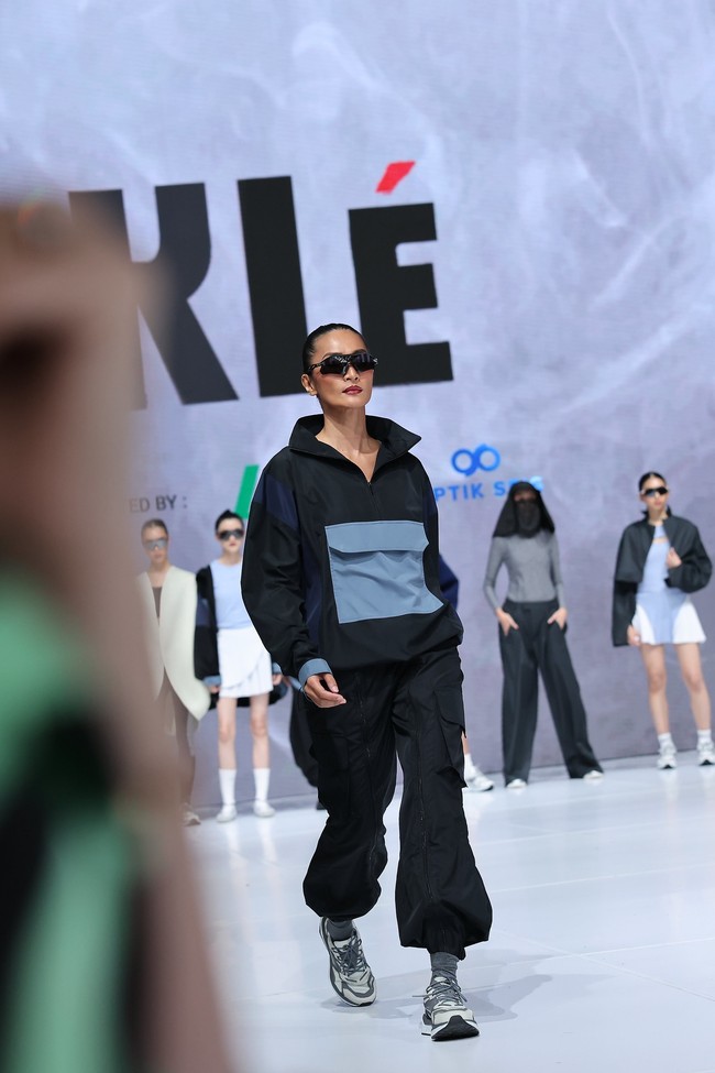 Koleksi KLE di Jakarta Fashion Week 2026