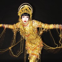 Pelantun ‘Rockstar’ itu siap mengguncang panggung Stadion Utama GBK Jakarta untuk konser yang digelar selama dua hari berturut-turut pada 1 dan 2 November 2025 bersama personelnya. Foto: dok. Instagram @lalalalisa_m