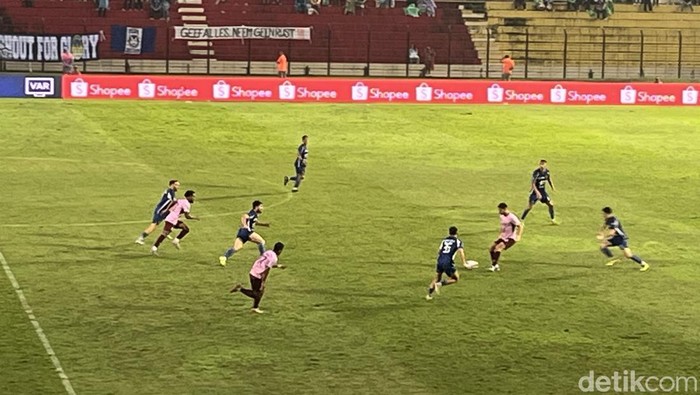 Laga PSIM Jogja vs Persik Kediri di Stadion Sultan Agung, Bantul, Jumat (31/10/2025). Serly Putri Jumbadi/detikJogja Laga PSIM Jogja vs Persik Kediri di Stadion Sultan Agung, Bantul, Jumat (31/10/2025). Serly Putri Jumbadi/detikJogja