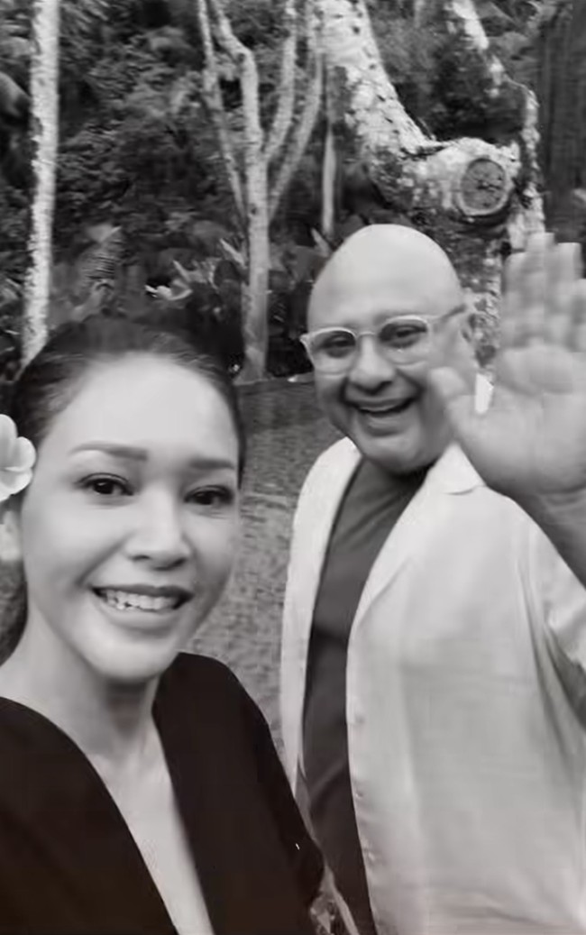 Di keterangan unggahannya Maia menyebut bahwa selama 7 tahun pernikahan ini ia dan suami terus belajar untuk menjadi satu jiwa. 7 tahun cinta, 7 tahun tawa, 7 tahun belajar menjadi satu jiwa, tulis Maia. Foto: Instagram/@maiaestiantyreal