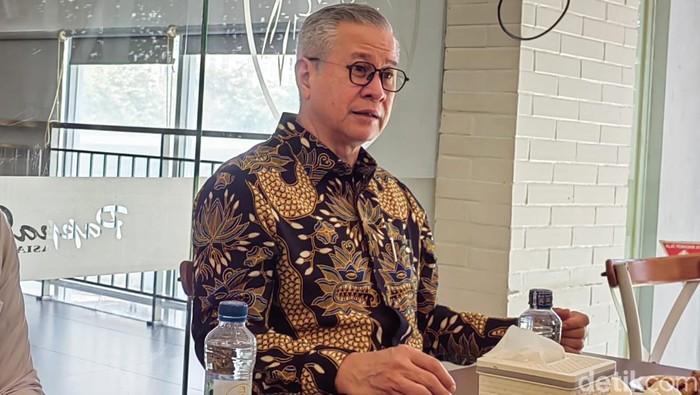 Memilah Sampah Meminimalisir Masalah Pemda, DKI Jakarta bersama berbagai komunitas, LSM, mengiatkan pemanfaatan sampah menjadikan ibu kota sebagai kota yang lebih bersih, sehat.