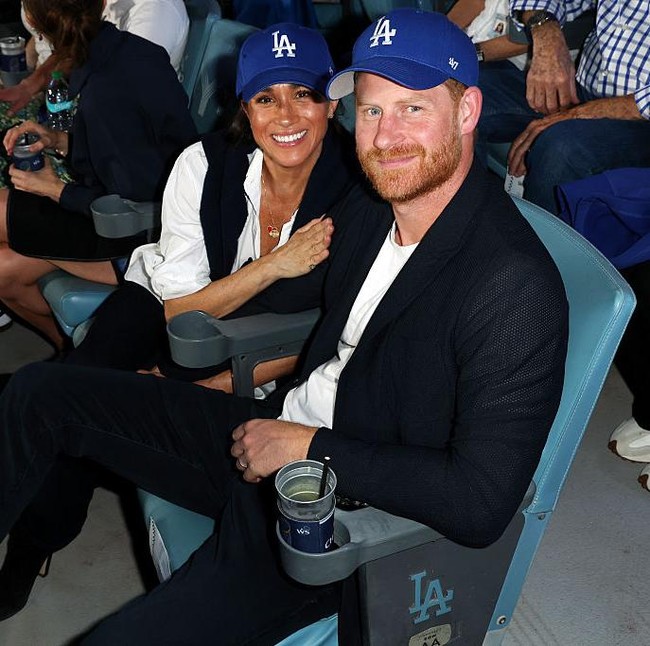 Foto: Meghan Markle Nonton Pertandingan Bisbol, Makeup Full Jadi Sorotan