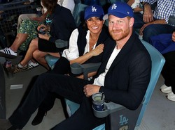 Foto: Meghan Markle Nonton Pertandingan Bisbol, Makeup Full Jadi Sorotan