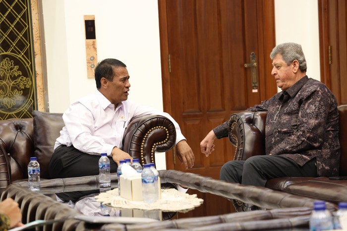 Mentan Amran Serius Membahas Pangan untuk Rakyat Palestina Mentan Amran Serius Membahas Pangan untuk Rakyat Palestina