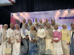 Bantu Muslimah Indonesia Lebih Pede, Wardah Luncurkan Hijab Studio AI