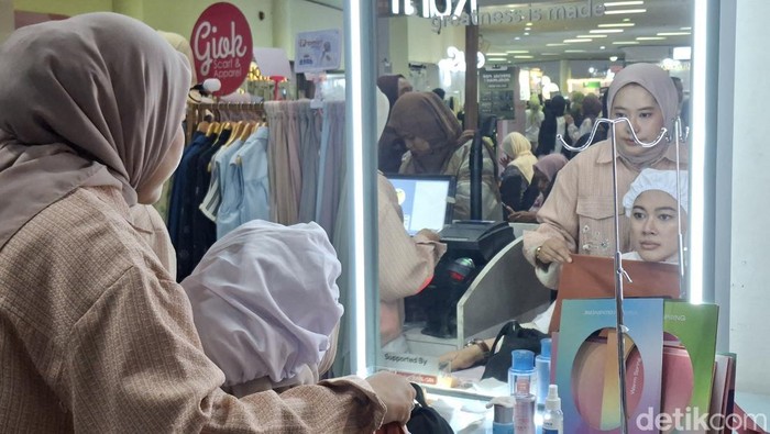 Hijab dan Makeup Makin Serasi Berkat Teknologi Analisis Warna AI