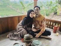 Potret Syahnaz Sadiqah Doyan Makan Sate Maranggi hingga Batagor