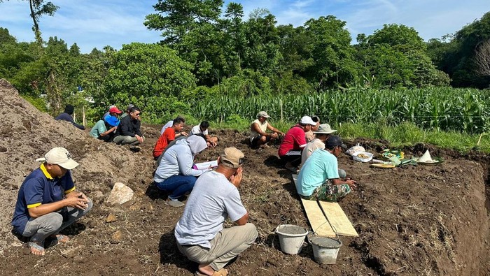 Proses relokasi makam terdampak tol Jogja-Solo di Mlati, Sleman, dimulai, Jumat (31/10/2025) Proses relokasi makam terdampak tol Jogja-Solo di Mlati, Sleman, dimulai, Jumat (31/10/2025)