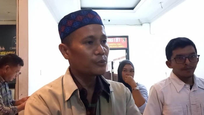 Rahman, warga Desa Mendalo Darat, Muaro Jambi, menyampaikan keresahan maraknya aksi pencurian sepeda motor di lingkungannya Rahman, warga Desa Mendalo Darat, Muaro Jambi, menyampaikan keresahan maraknya aksi pencurian sepeda motor di lingkungannya